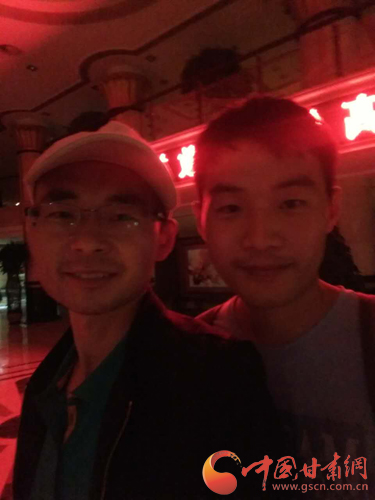 首批参加全国百家网络媒体行记者抵兰