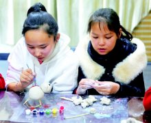 阿克塞:开展青少年手工陶艺体验活动