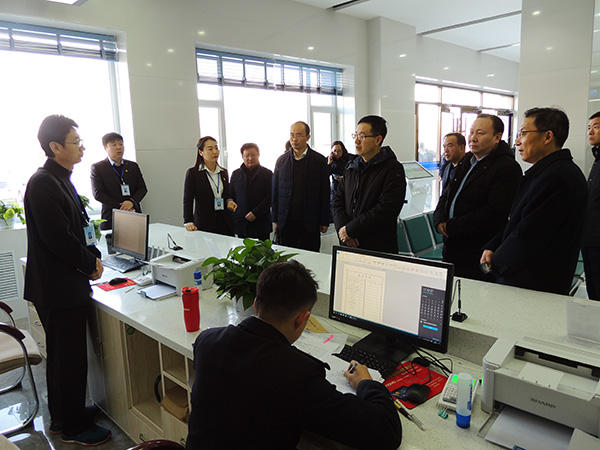 省委考核组一行视察玉门市公共法律服务中心